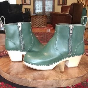 Swedish Hasbeens "Zip it Emy" ankle boots (Green!)